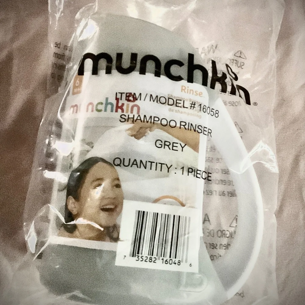 New Munchkins Rinse Shampoo Bath Rinser Cup Ultra Soft Flex Rim Kids Pets Elders